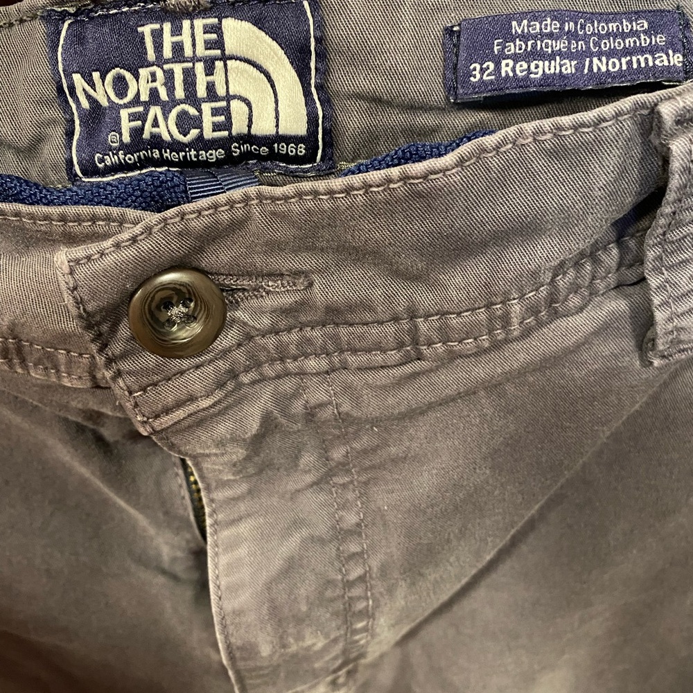 North Face Shorts - Picture 3 of 4